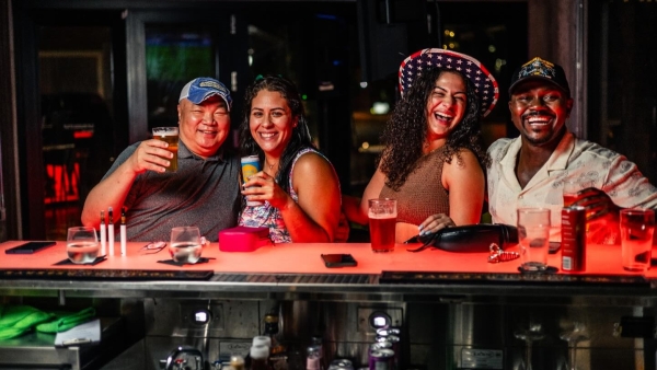 4peopleattable 4peopleattable