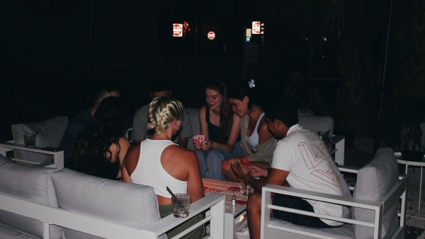 peopleoncouch peopleoncouch