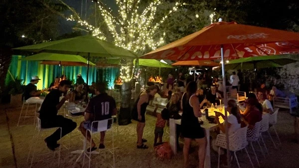 511barOutsidePatio2 511barOutsidePatio2